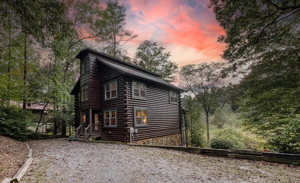 5 bedroom, 3 bathroom, 2,888 sq ft single family residence for sale at 148 Cumberland Lane, Epworth, GA 30541