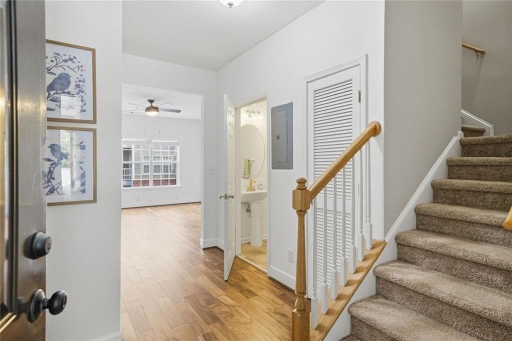 2 bedroom, 3 bathroom, 1,379 sq ft condominium for sale at 2111 Woodland Lane, Alpharetta, GA 30009 — photo 7