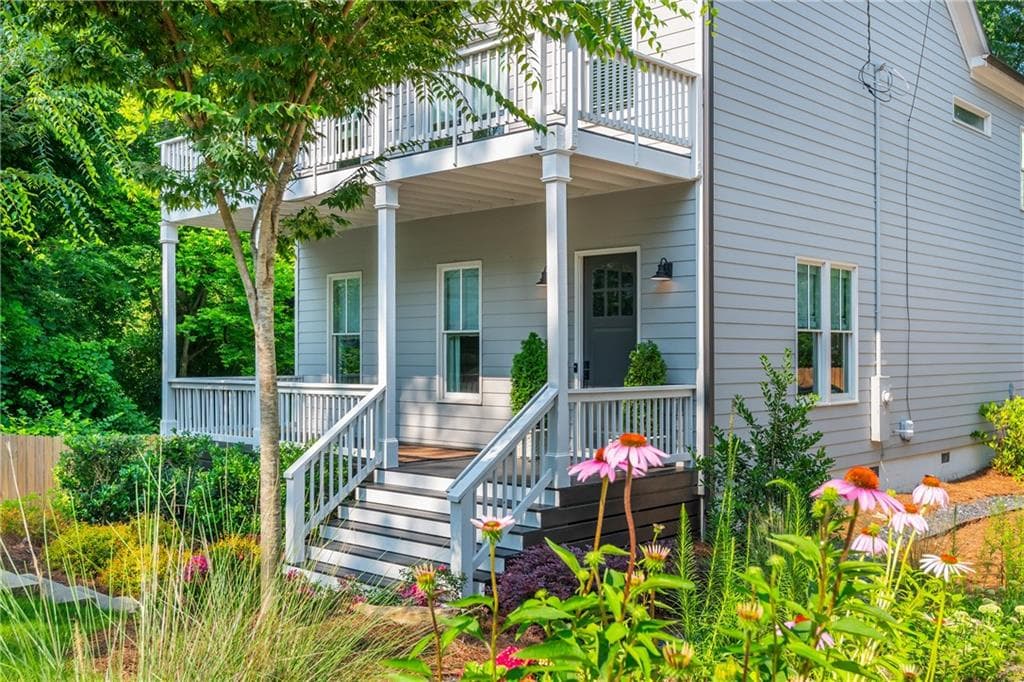 5 bedroom, 3 bathroom, 3,040 sq ft single family residence for sale at 940 Longley Avenue, Atlanta, GA 30318 — photo 2