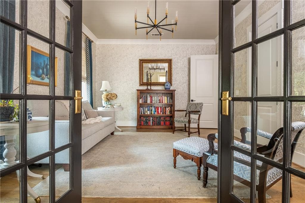 5 bedroom, 3 bathroom, 3,040 sq ft single family residence for sale at 940 Longley Avenue, Atlanta, GA 30318 — photo 6
