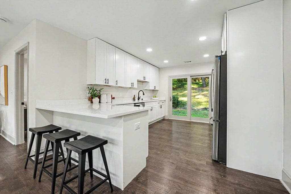 3 bedroom, 2 bathroom, 1,450 sq ft single family residence for sale at 4589 Briarcliff Road, Atlanta, GA 30345 — photo 5