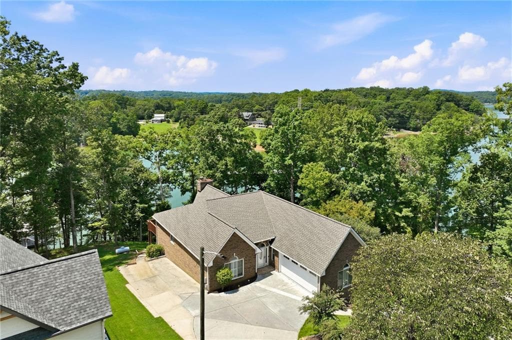 3 bedroom, 4 bathroom, 4,522 sq ft single family residence for sale at 3347 Cove Overlook Drive, Gainesville, GA 30501 — photo 5