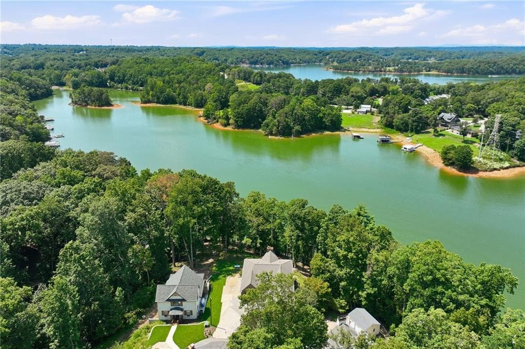 3 bedroom, 4 bathroom, 4,522 sq ft single family residence for sale at 3347 Cove Overlook Drive, Gainesville, GA 30501 — photo 10