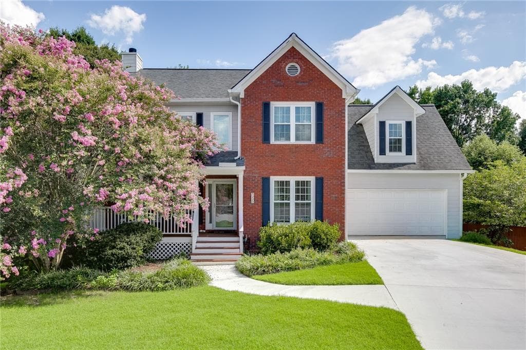 5 bedroom, 4 bathroom, 3,000 sq ft single family residence for sale at 3220 Plantation Run Drive, Loganville, GA 30052 — photo 1 of 45