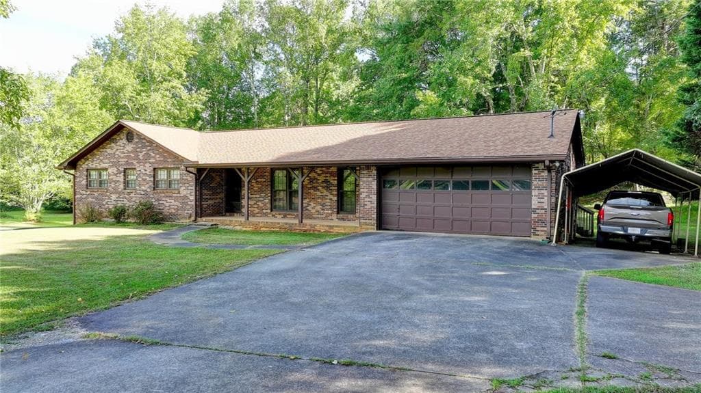 3 bedroom, 3 bathroom, 1,582 sq ft single family residence for sale at 5680 Abbotts Bridge Road, Johns Creek, GA 30097 — photo 2