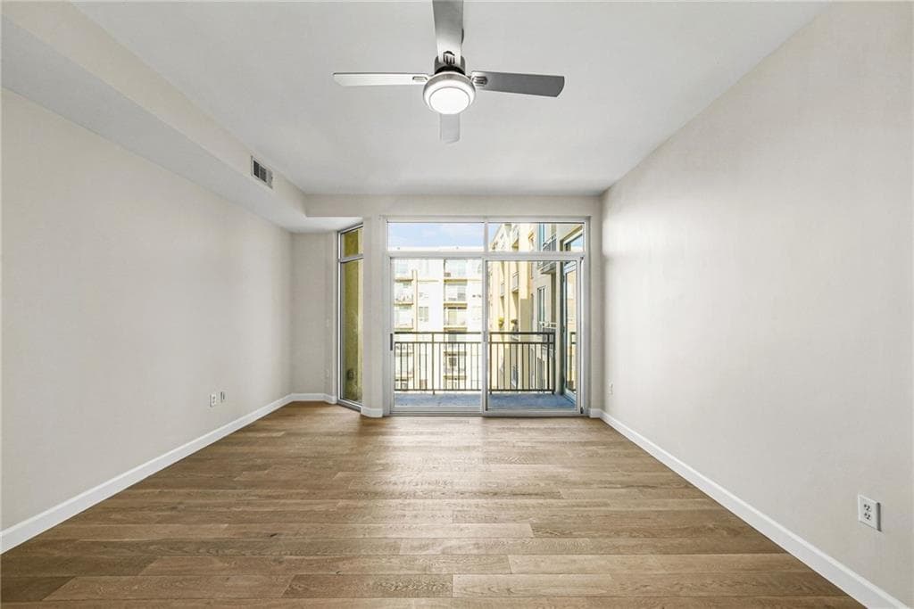 1 bedroom, 2 bathroom, 901 sq ft condominium for sale at 711 Cosmopolitan Drive 622, Atlanta, GA 30324 — photo 4