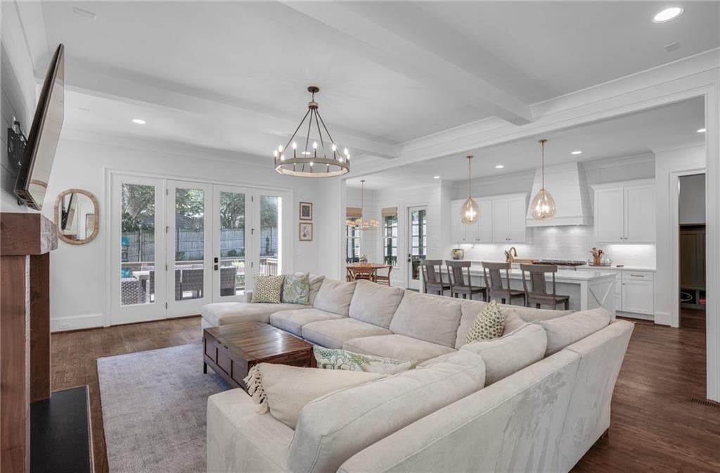 6 bedroom, 6 bathroom, 5,600 sq ft single family residence under contract at 2986 Surrey Lane, Atlanta, GA 30341 — photo 10
