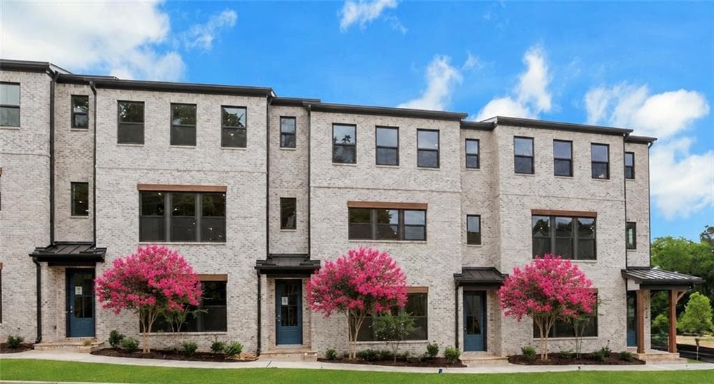 3 bedroom, 4 bathroom, 2,296 sq ft townhouse for sale at 118 Bridgecrest Road, Roswell, GA 30075 — photo 6