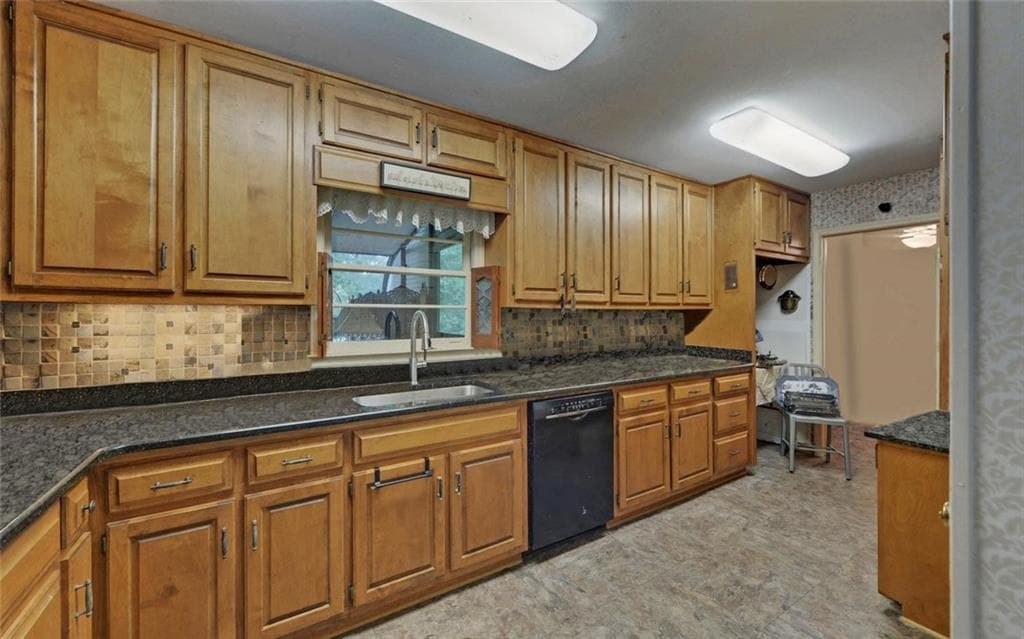 3 bedroom, 3 bathroom, 2,104 sq ft single family residence for sale at 4593 T Moore Road, Oakwood, GA 30566 — photo 8