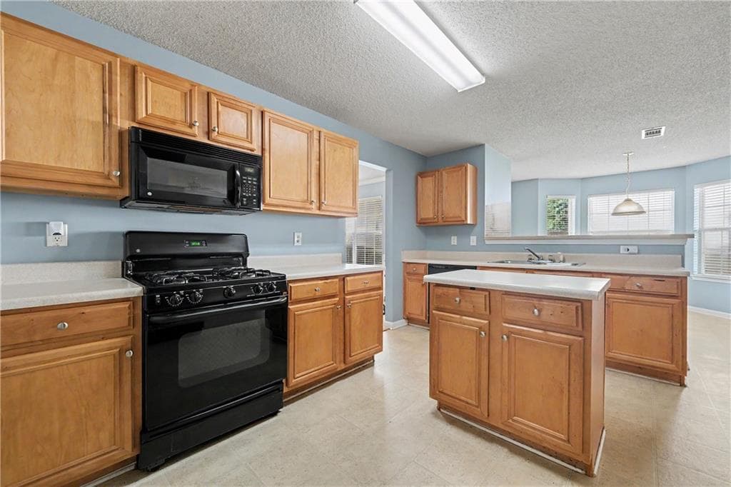 4 bedroom, 3 bathroom, 2,784 sq ft single family residence for sale at 4455 Ivy Fork Drive, Loganville, GA 30052 — photo 10
