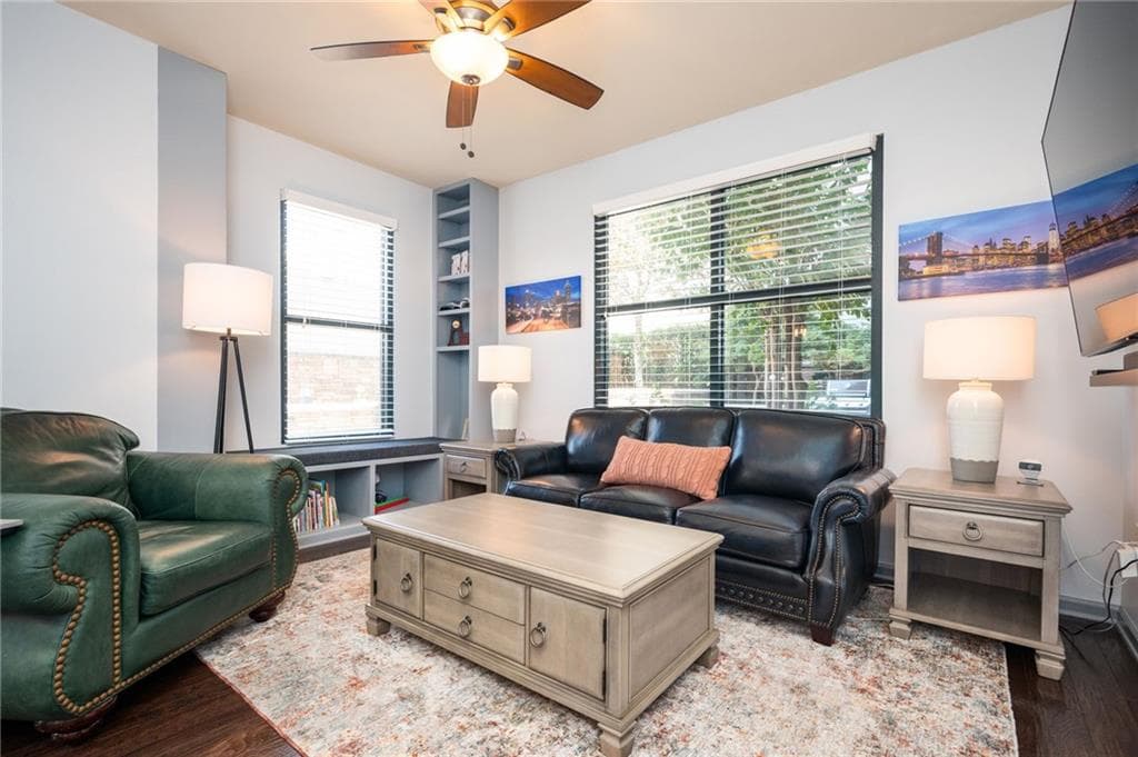 2 bedroom, 2 bathroom, 1,233 sq ft condominium for sale at 3040 Peachtree Road 212, Atlanta, GA 30305 — photo 9