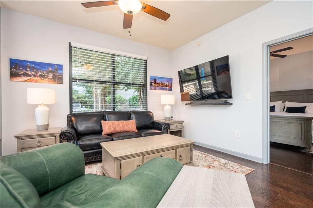 2 bedroom, 2 bathroom, 1,233 sq ft condominium for sale at 3040 Peachtree Road 212, Atlanta, GA 30305 — photo 10