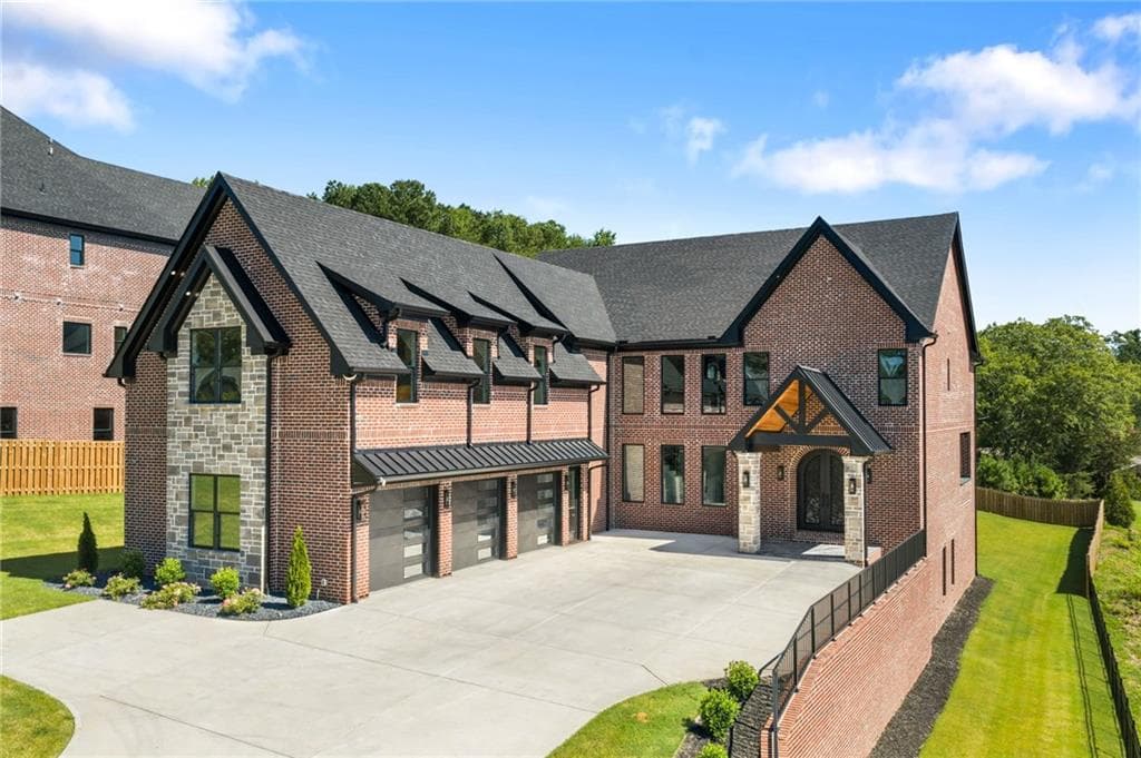 5 bedroom, 7 bathroom, 10,273 sq ft single family residence for sale at 403 Thunder Road, Buford, GA 30518 — photo 2