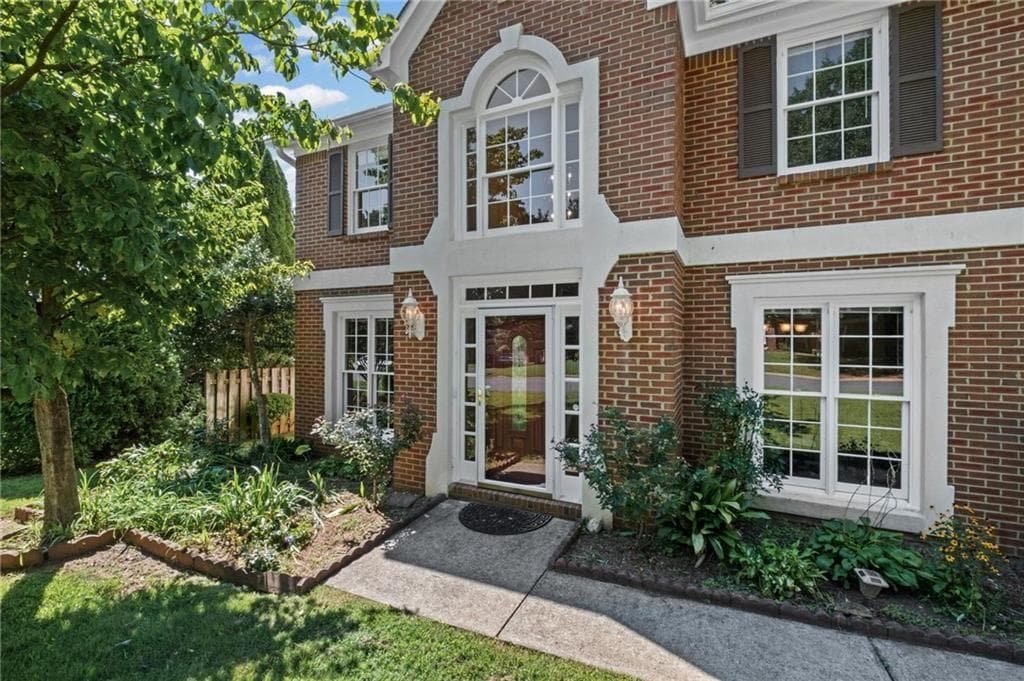 3 bedroom, 3 bathroom, 2,620 sq ft single family residence under contract at 5066 Rodrick Trail, Marietta, GA 30066 — photo 4