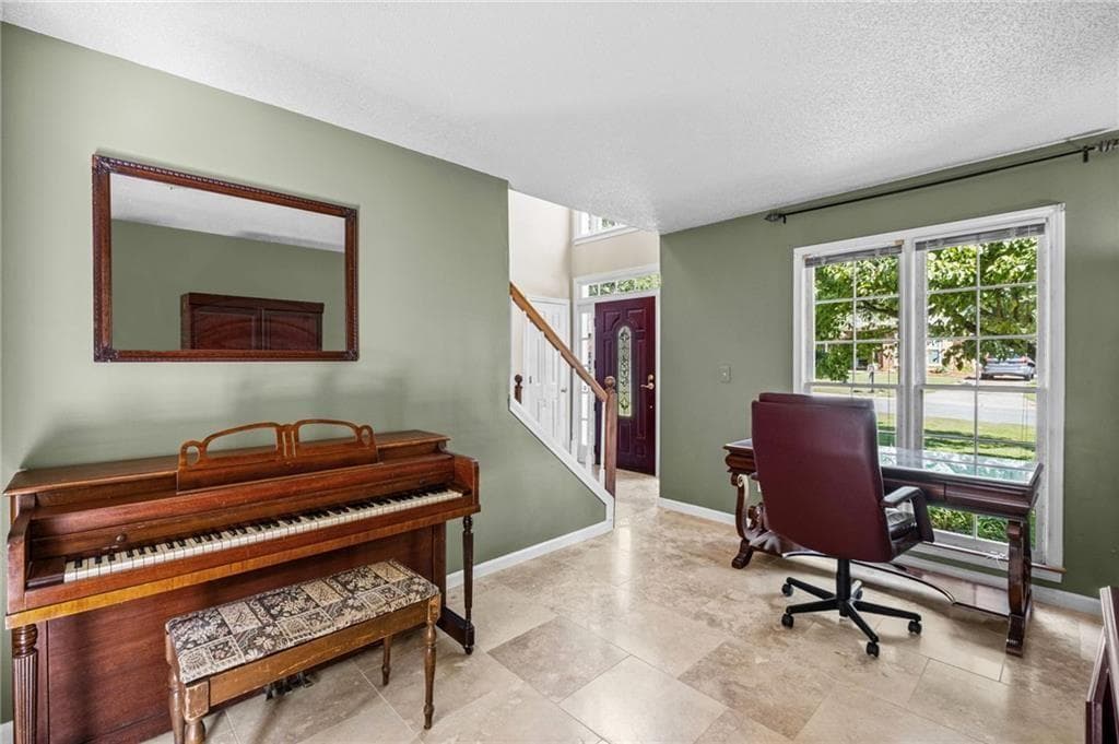 3 bedroom, 3 bathroom, 2,620 sq ft single family residence under contract at 5066 Rodrick Trail, Marietta, GA 30066 — photo 8