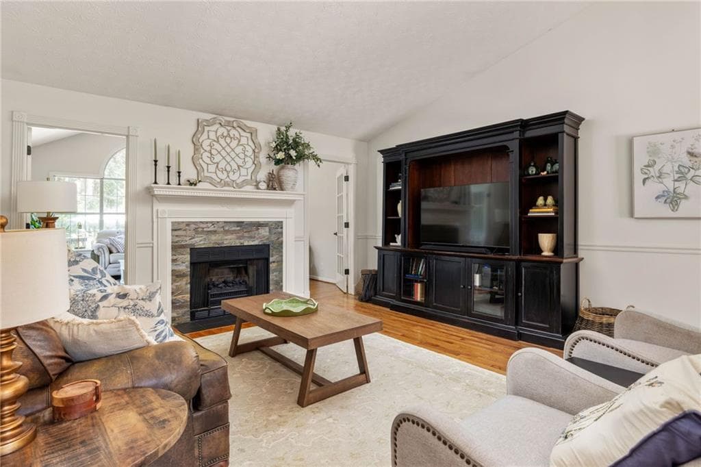 3 bedroom, 2 bathroom, 2,100 sq ft single family residence under contract at 235 Den Ric Drive, Mcdonough, GA 30253 — photo 7