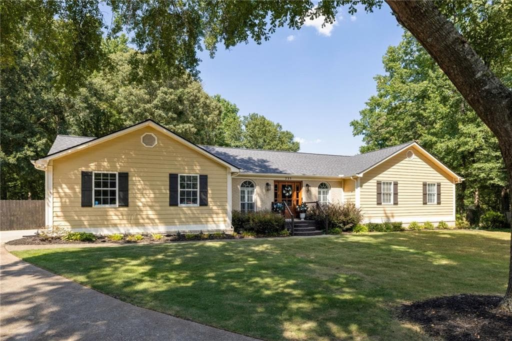 3 bedroom, 2 bathroom, 2,100 sq ft single family residence under contract at 235 Den Ric Drive, Mcdonough, GA 30253
