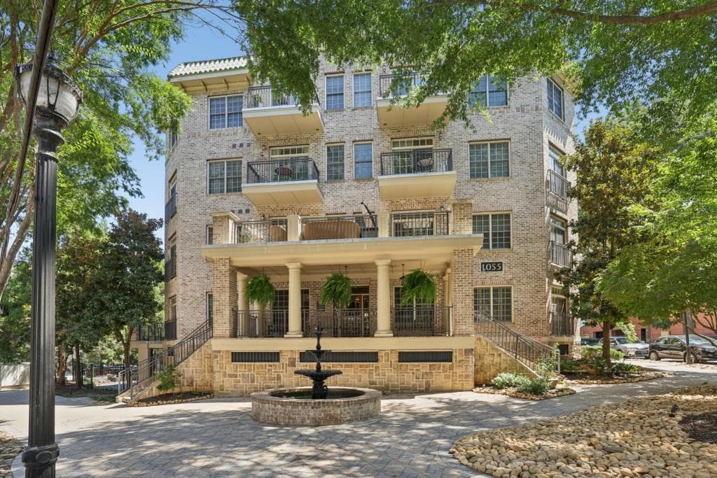 2 bedroom, 3 bathroom, 1,508 sq ft condominium for sale at 1055 Piedmont Avenue 318, Atlanta, GA 30309 — photo 1 of 49