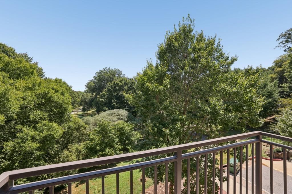 2 bedroom, 3 bathroom, 1,508 sq ft condominium for sale at 1055 Piedmont Avenue 318, Atlanta, GA 30309 — photo 6