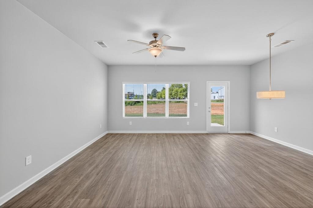 3 bedroom, 3 bathroom, 1,740 sq ft townhouse for sale at 2856 Lillian Lane, Douglasville, GA 30135 — photo 5