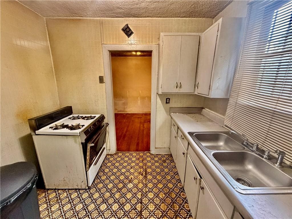 3 bedroom, 1 bathroom, 986 sq ft single family residence under contract at 1330 Ormewood Avenue, Atlanta, GA 30316 — photo 9