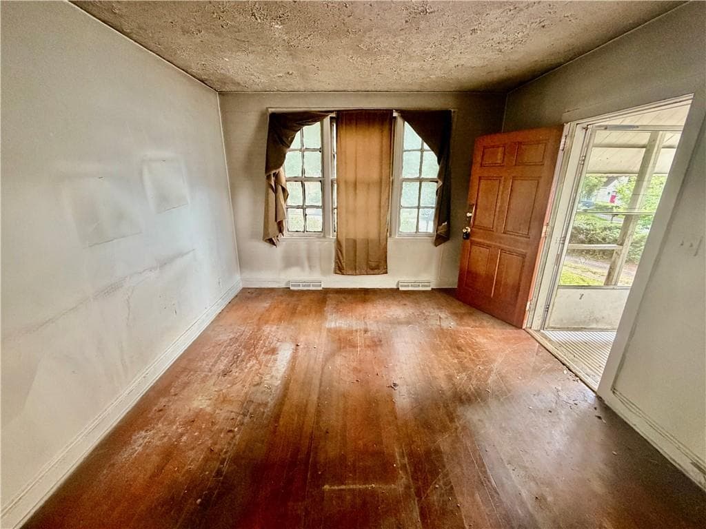 3 bedroom, 1 bathroom, 986 sq ft single family residence under contract at 1330 Ormewood Avenue, Atlanta, GA 30316 — photo 6