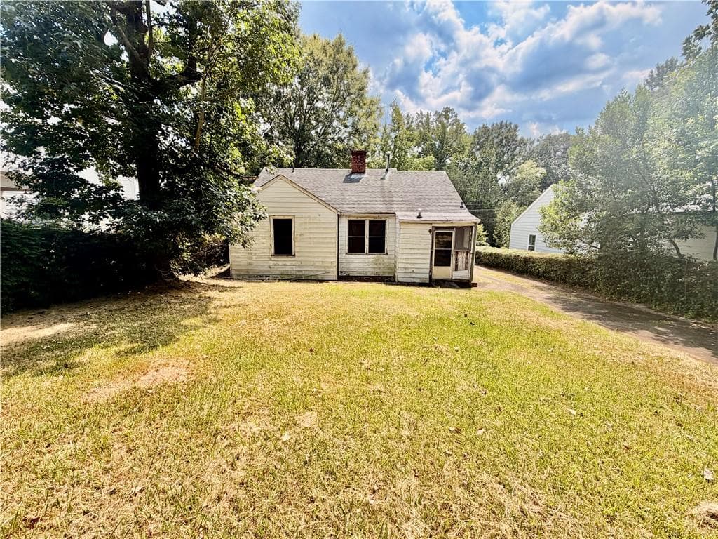 3 bedroom, 1 bathroom, 986 sq ft single family residence under contract at 1330 Ormewood Avenue, Atlanta, GA 30316 — photo 3