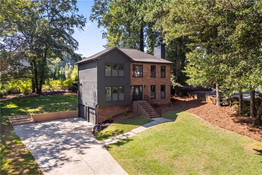 4 bedroom, 4 bathroom, 2,360 sq ft single family residence under contract at 4770 Shallow Ridge Road, Kennesaw, GA 30144 — photo 2