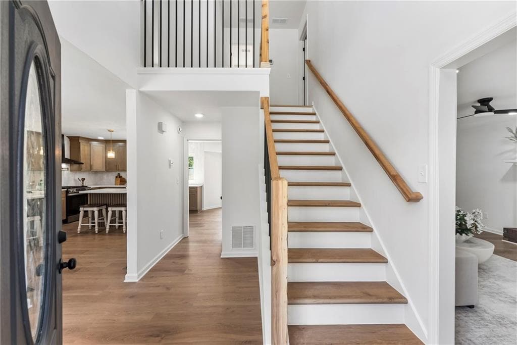 4 bedroom, 4 bathroom, 2,360 sq ft single family residence under contract at 4770 Shallow Ridge Road, Kennesaw, GA 30144 — photo 3