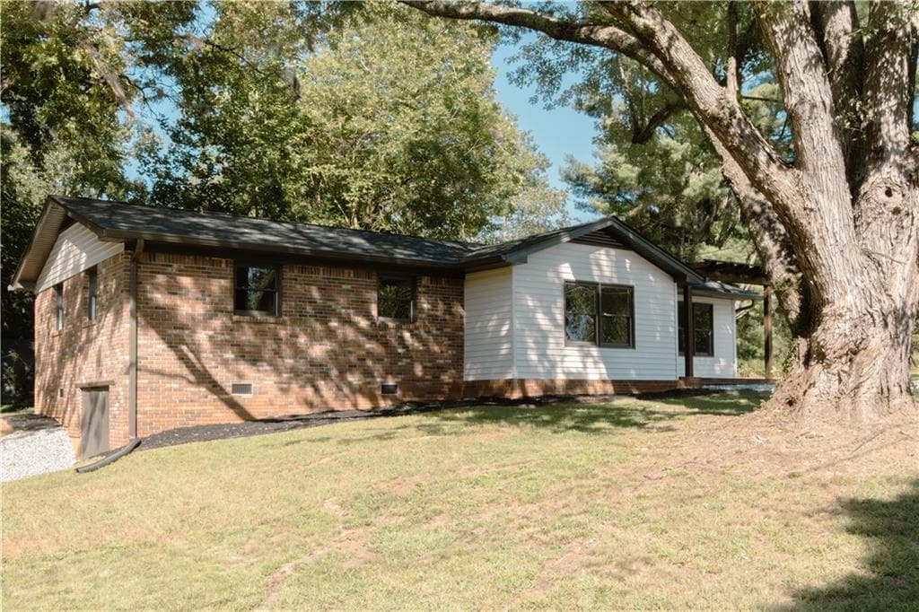 3 bedroom, 3 bathroom, 1,479 sq ft single family residence for sale at 16 Welch Circle, Dahlonega, GA 30533 — photo 2
