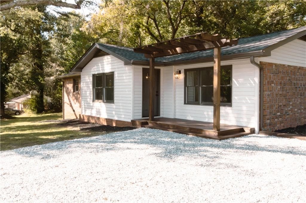 3 bedroom, 3 bathroom, 1,479 sq ft single family residence for sale at 16 Welch Circle, Dahlonega, GA 30533 — photo 3