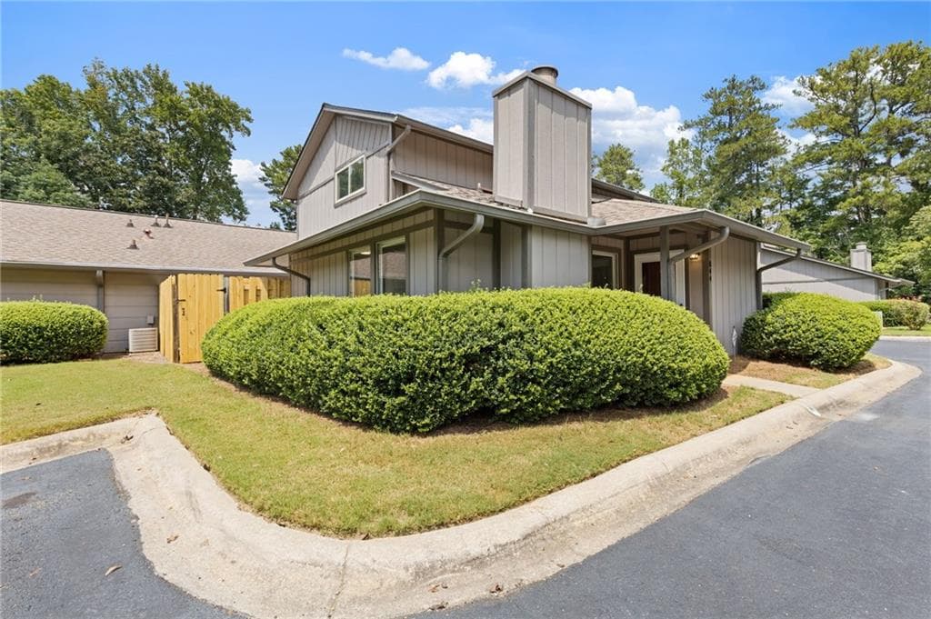 2 bedroom, 3 bathroom, 1,374 sq ft condominium for sale at 844 Manning Villas Court, Marietta, GA 30064 — photo 3
