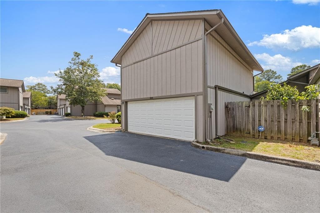2 bedroom, 3 bathroom, 1,374 sq ft condominium for sale at 844 Manning Villas Court, Marietta, GA 30064 — photo 4