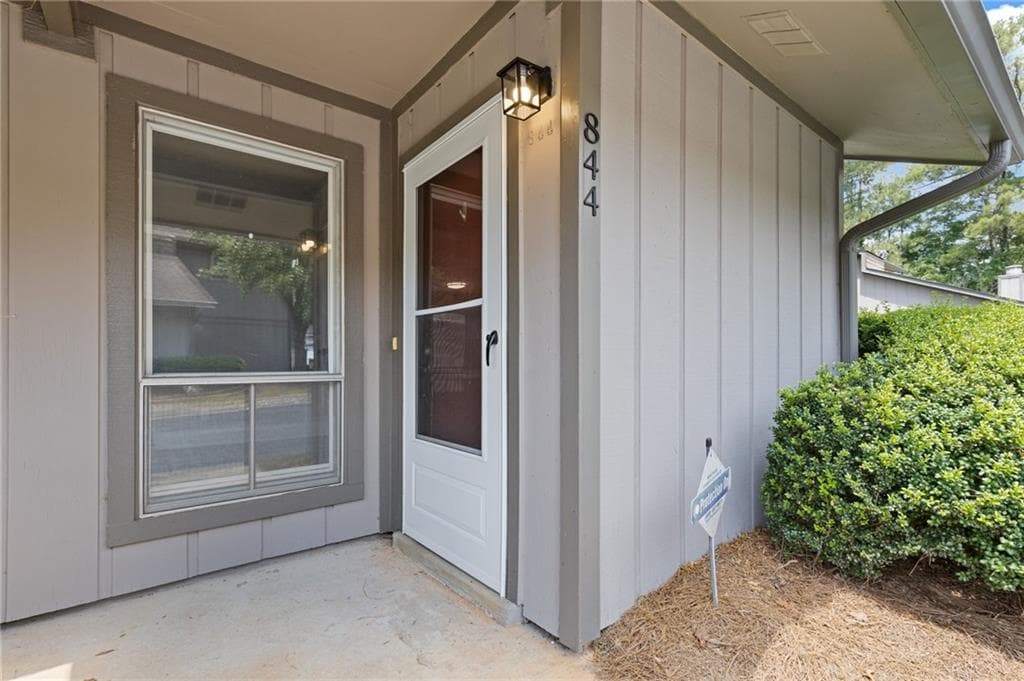 2 bedroom, 3 bathroom, 1,374 sq ft condominium for sale at 844 Manning Villas Court, Marietta, GA 30064 — photo 5