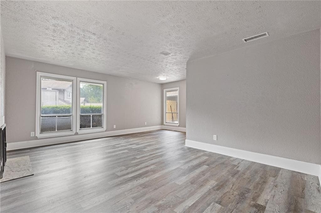2 bedroom, 3 bathroom, 1,374 sq ft condominium for sale at 844 Manning Villas Court, Marietta, GA 30064 — photo 6