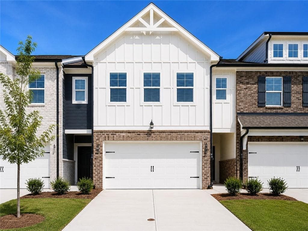 3 bedroom, 3 bathroom, 1,695 sq ft townhouse under contract at 612 Gunnin Way LOT 35, Mcdonough, GA 30253
