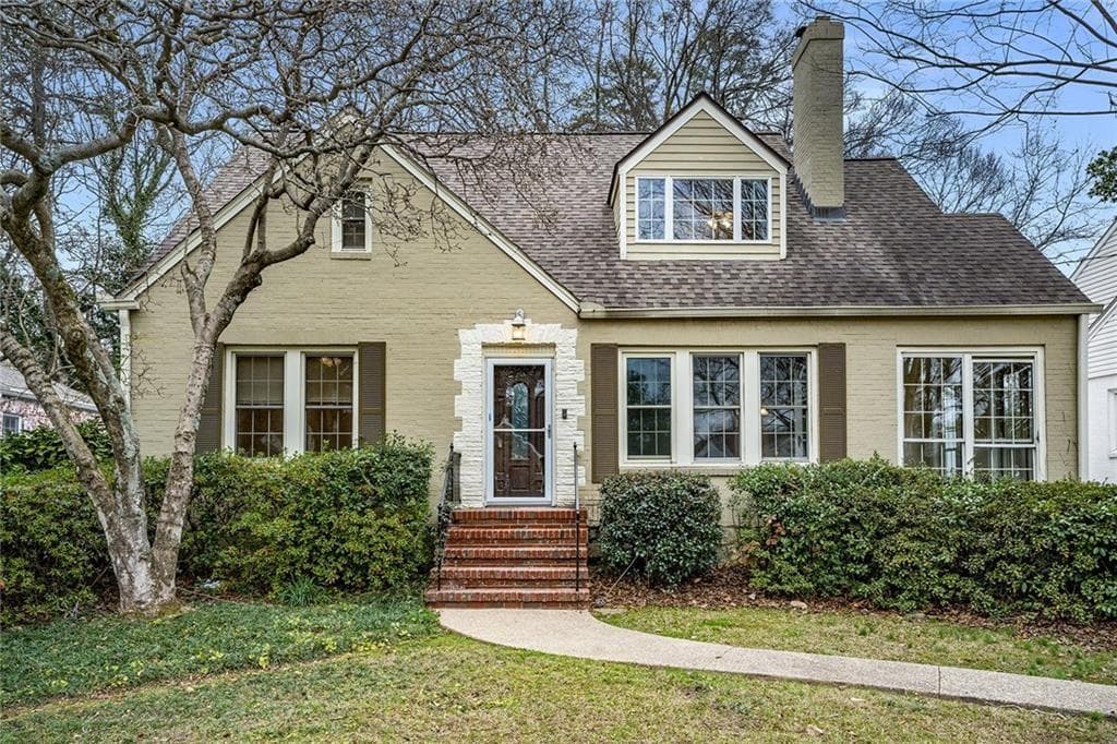 4 bedroom, 2 bathroom, 2,500 sq ft single family residence for rent at 2918 N Hills Drive, Atlanta, GA 30305 for $5,500 a month — photo 1 of 26