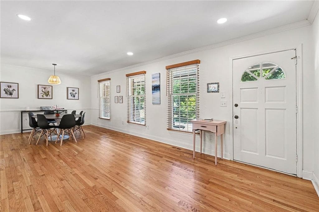 4 bedroom, 4 bathroom, 2,382 sq ft single family residence under contract at 2730 Millwood Court, Decatur, GA 30033 — photo 2