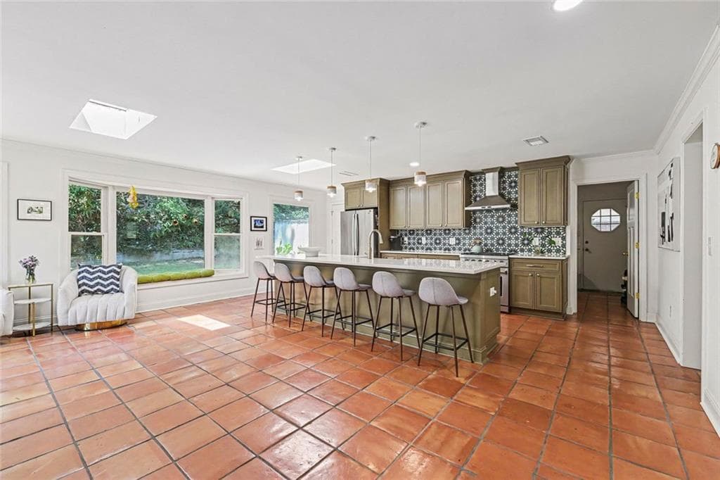4 bedroom, 4 bathroom, 2,382 sq ft single family residence under contract at 2730 Millwood Court, Decatur, GA 30033 — photo 5