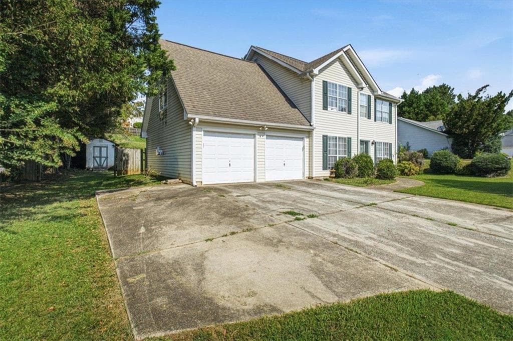 4 bedroom, 3 bathroom, 1,906 sq ft single family residence under contract at 3805 Cumbrian Lane, Lithonia, GA 30038 — photo 2