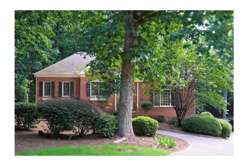 5 bedroom, 3 bathroom, 2,365 sq ft single family residence for rent at 3885 Waterford Drive, Suwanee, GA 30024 for $3,300 a month — photo 2