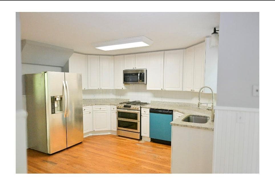 5 bedroom, 3 bathroom, 2,365 sq ft single family residence for rent at 3885 Waterford Drive, Suwanee, GA 30024 for $3,300 a month — photo 6