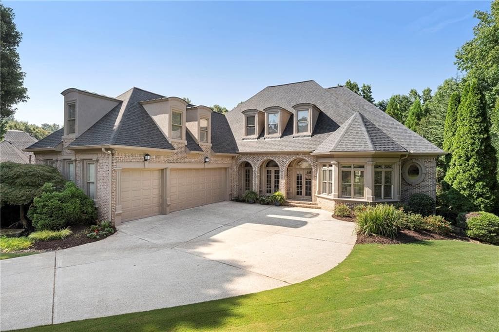 5 bedroom, 6 bathroom, 5,567 sq ft single family residence for sale at 2915 Spindletop Drive, Cumming, GA 30041 — photo 3