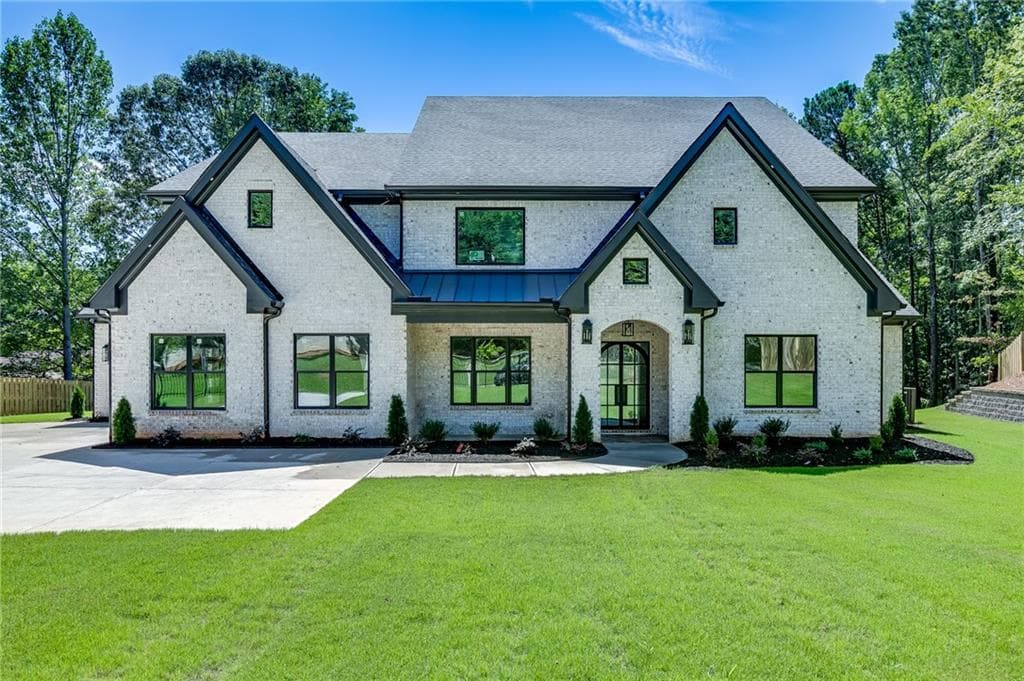 4 bedroom, 5 bathroom, 6,469 sq ft single family residence for sale at 5222 L J Martin Drive, Gainesville, GA 30507 — photo 1 of 89