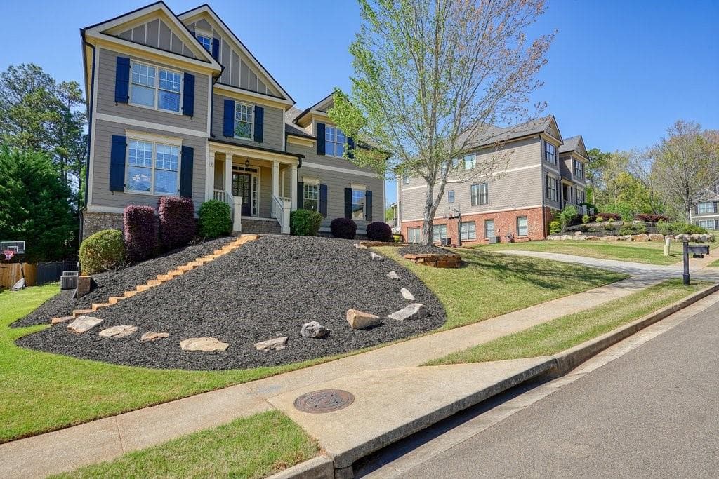 5 bedroom, 4 bathroom, 3,552 sq ft single family residence for sale at 302 Grant Court, Canton, GA 30114 — photo 2