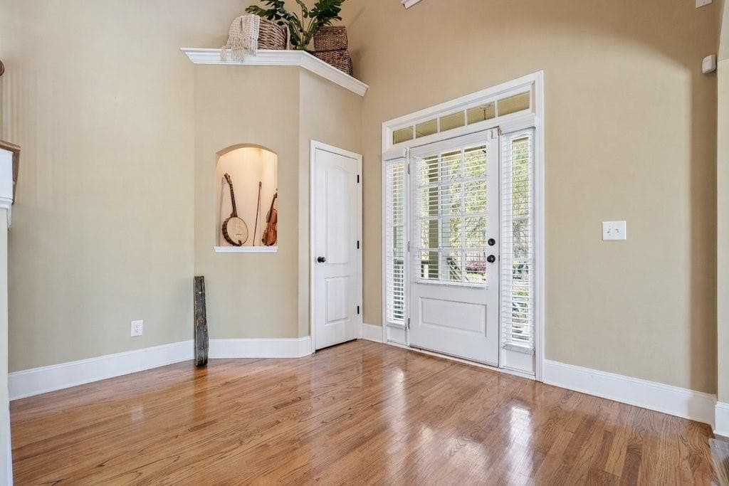 5 bedroom, 4 bathroom, 3,552 sq ft single family residence for sale at 302 Grant Court, Canton, GA 30114 — photo 7