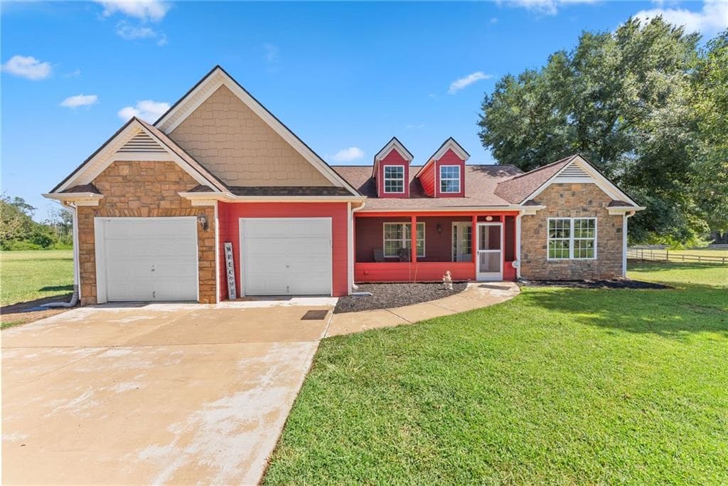3 bedroom, 2 bathroom, 2,304 sq ft single family residence for sale at 286 Middle Fork Lane, Carnesville, GA 30521