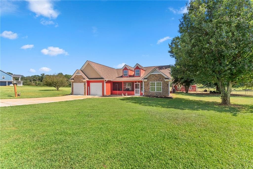 3 bedroom, 2 bathroom, 2,304 sq ft single family residence for sale at 286 Middle Fork Lane, Carnesville, GA 30521 — photo 4
