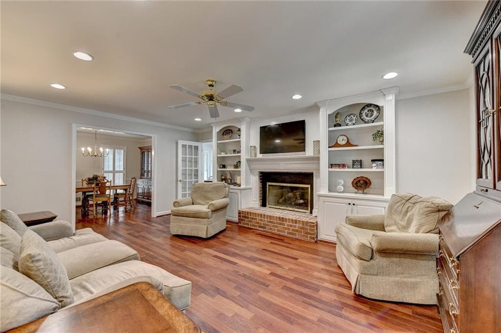 4 bedroom, 3 bathroom, 3,200 sq ft single family residence for sale at 4634 Camber Well Lane, Suwanee, GA 30024 — photo 3