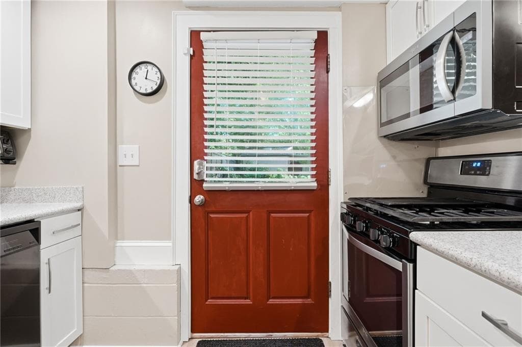 1 bedroom, 2 bathroom, 3,152 sq ft apartment for rent at 826 Mentelle Drive, Atlanta, GA 30308 for $1,975 a month — photo 3